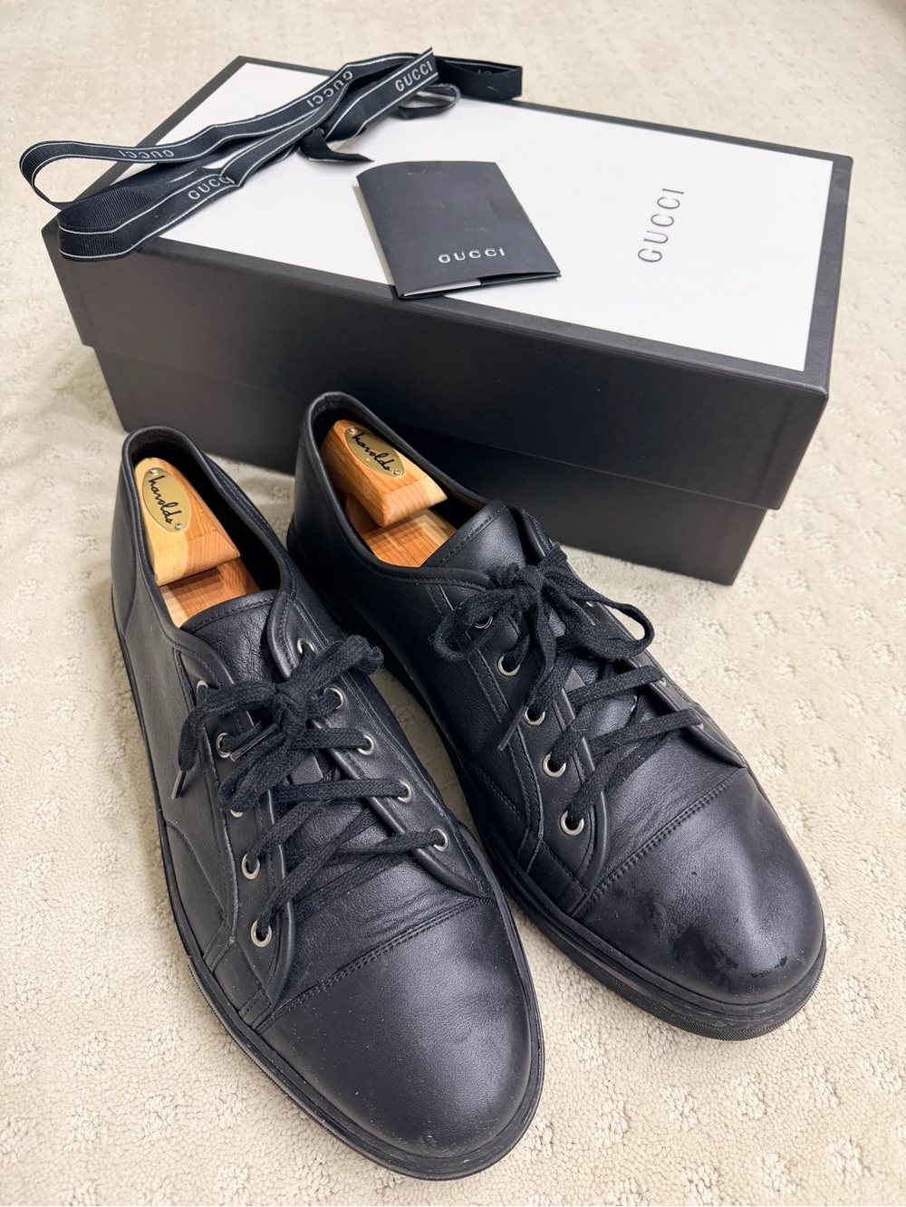 Gucci Men’s Black Leather Lace-Up Sneakers